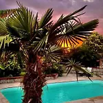 Вилла Entre Amis Famille Proche Toulouse 10 Pers, Jacuzzi Piscine Bar *