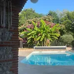 Вилла Entre Amis Famille Proche Toulouse 10 Pers, Jacuzzi Piscine Bar Lagrace-Dieu