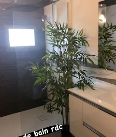 Superbe De 200 M2 10 Pers Piscine Jacuzzi Proche De Toulouse فيلة Lagrace-Dieu